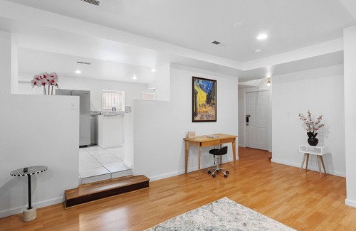 The Gate House | A Cottage in Downtown STL. Sleeps 10