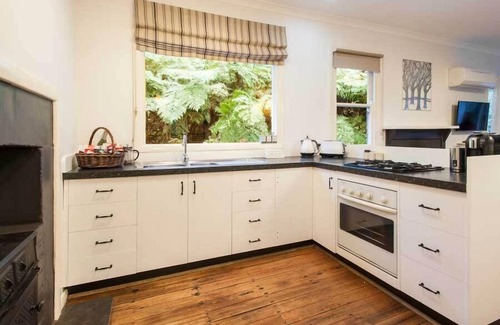 Olinda Cottage | A Cottage in the Forest