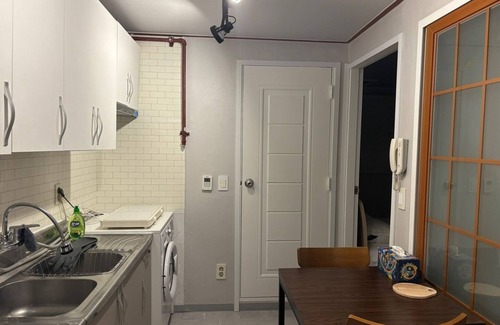 Jongno House | a cozy 2-bedroom house with AC, located near the palace in Seoul