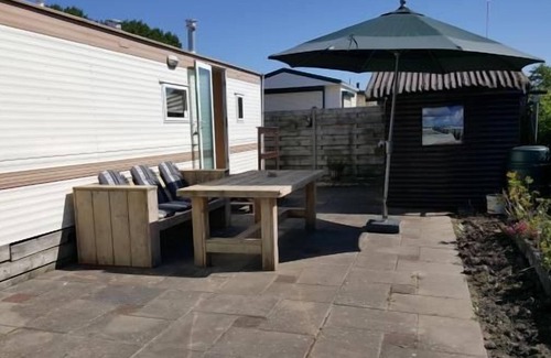 Serooskerke House | A cozy 4-person mobile home in Serooskerke on a child-friendly family park