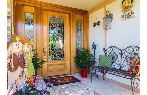 Trophy Club House | A cozy and comfortable retreat with a jacuzzi bathtub.