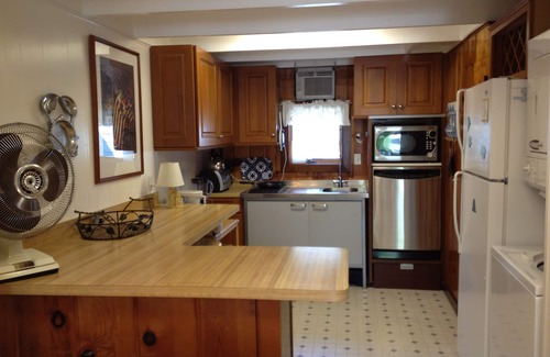 Rehoboth by the Sea Cottage | A COZY BEACH COTTAGE - NEW LOWER RATE FOR LAST WEEK OF AUGUST