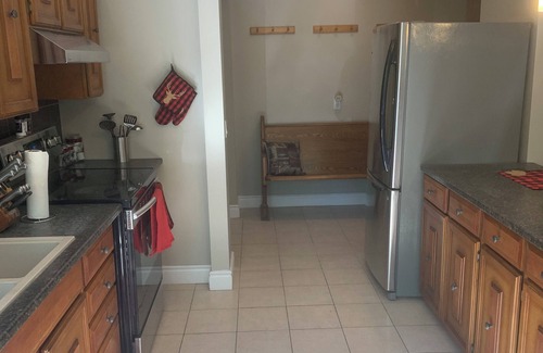 Kingston House | A Cozy Country House - Family Sized w/Game Room and Large Property!