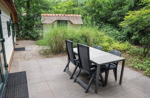 Ermelo House | A cozy farmhouse-style cottage in a wooded area with plenty of privacy. Want to get away from it all and enjoy nature? This is possible in this comfortable 4-person accommodation at the Heivlinder near the Speulder Forest and the moors of Ermelo!