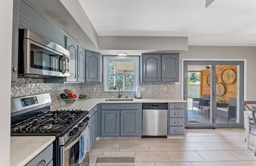 Lexington House | A Cozy Lexington Retreat! – Walk to Fritz Farm & Close Keeneland and LEX Airport