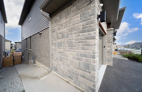 Beamsville Apartment | A Cozy Retreat: Home away from Home - 👋 Our Pool is now open 😍🏊‍♀️🎉🎊