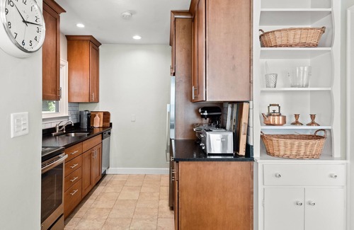 Winter Park Cottage | A curated stay in the Historic College Quarter