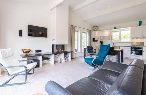 Municipality of Ameland House | A detached home Loundje located on the grounds of Klein Vaarwater in Buren.