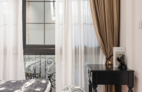 Huaihai Road Commercial Area Hotel | A detached old Shanghai villa