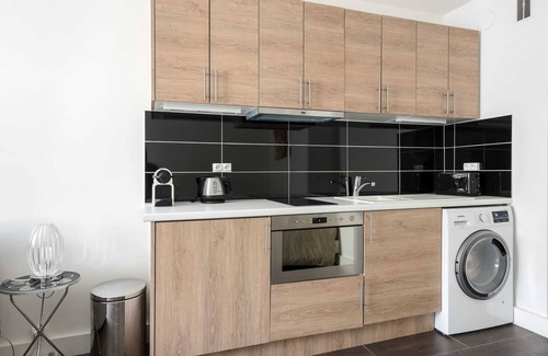 Faubourg-du-Roule Apartment | A Deux pas de L'avenue des Champs Elysées, Studio Confortable Pour 4 Personnes
