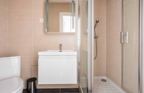 Faubourg-du-Roule Apartment | A Deux pas de L'avenue des Champs Elysées, Studio Confortable Pour 4 Personnes