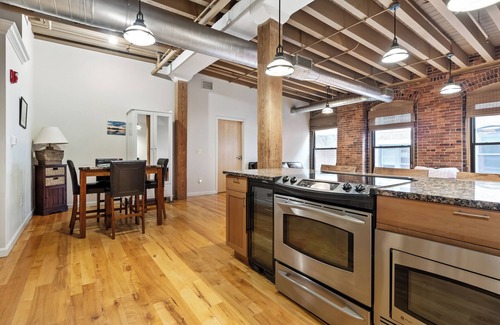 Downtown Boston House | A Downtown Loft 2 Bedroom!