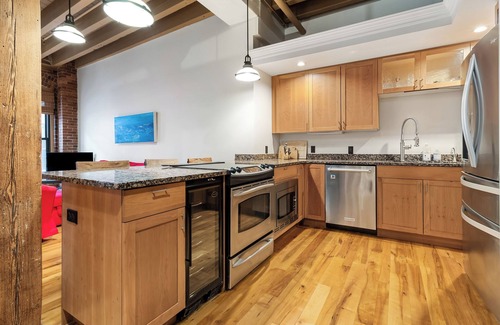 Downtown Boston House | A Downtown Loft 2 Bedroom!