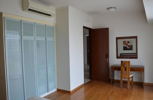 Milagiriya Apartment | A Emperor Serviced Aircon 2 bedrooms 2 bath rooms and living and kitchen apartment in Colombo 3