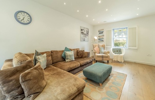 Porthtowan House | A fabulous beach house, just a stone’s throw from the sandy beach.