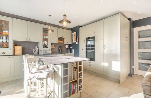 South Hayling Cottage | A fabulous seaside retreat, ideal for couples, friends, or small families.