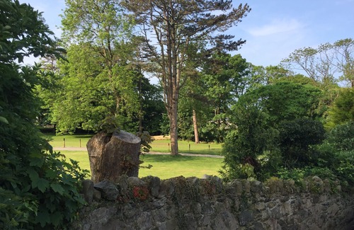 Llwyngwril Cottage | A fabulous stone cottage built in 1855, nestled in to the the hillside