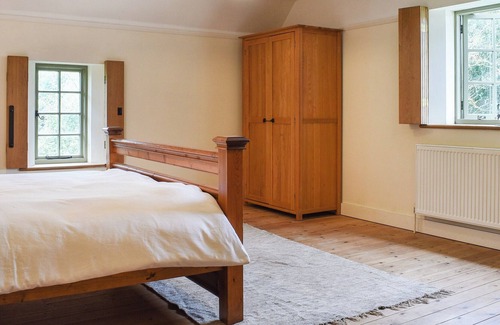 Cerne Abbas Cottage | A fabulously cosy farmhouse just a short walk from the famous Cerne Abbas Giant.