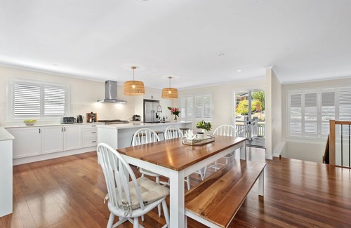 Morningside House | A Family Affair ~ 4 Bed/2.5Bath/Pool ~ Morningside
