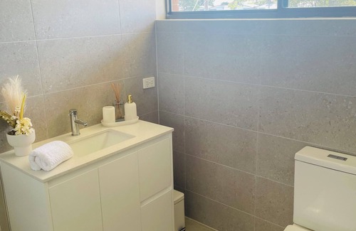 St Leonards House | A family friendly beach getaway, 5 mins from the beach and brand new boat ramp!