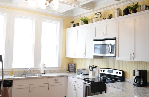 New Braunfels House | A Family Friendly Tuber's Paradise Walk to Wurstfest