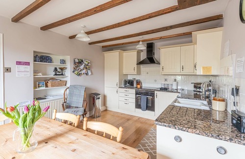 Feetham House | A fantastic cottage, w/free wifi, secure bike storage, stunning views & a stones throw from the pub