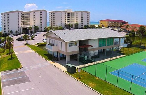 Pensacola Beach Condo | A few Fall dates available book Regency Towers, NOW.