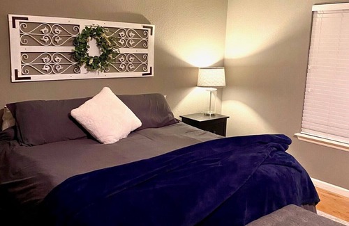 Northgate Apartment | A few minutes from the Air Force Academy and Fox Run Park with Hot Tub