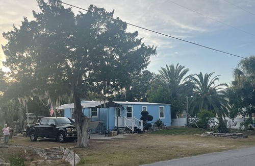 Crystal River House | “ A Fisherman’s Paradise Waterfront Retreat with World-Class Fishing”