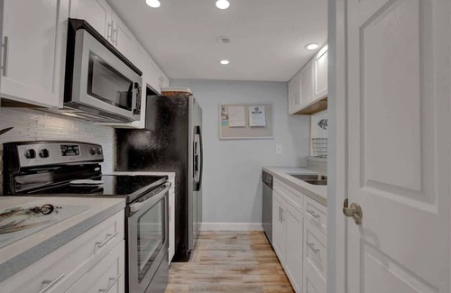 Harbor Oaks Condo | A Fishers ParadiseW/Boatdock!