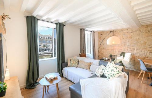 Isigny-sur-Mer Apartment | A Fleur de Quai - Vue sur le port