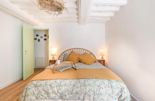 Isigny-sur-Mer Apartment | A Fleur de Quai - Vue sur le port