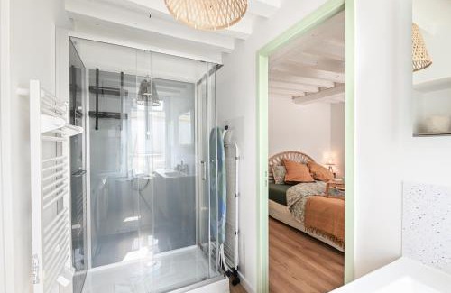 Isigny-sur-Mer Apartment | A Fleur de Quai - Vue sur le port