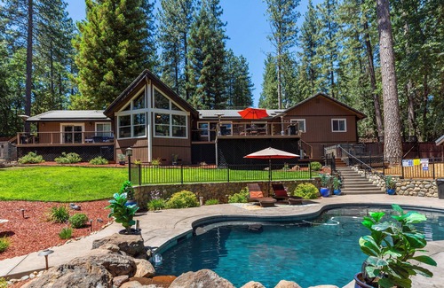 Foresthill Ski Chalet | A Forest Mini Resort with a fabulous pool & rustic mountain luxury at its best!