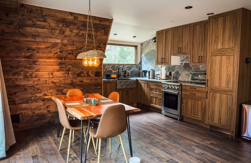 Big Bear City Cabin | A-Frame Cabin Big Bear, Cozy, Luxury, Forest Access, Brand New, Fiber Internet