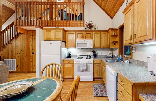 Mendocino House | A-Frame Getaway w/Deck, Private Hot Tub - Close to Mendocino