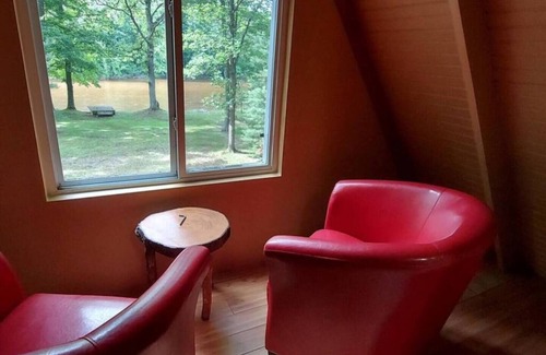 Sears Cabin | A-Frame | Hot Tub, Fireplace, River, Kayaks &Tubes
