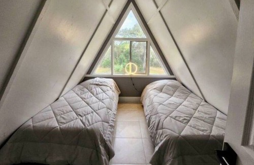 Homosassa Cottage | A-frame house, 10 mins from Homosassa river, fits 6 people!