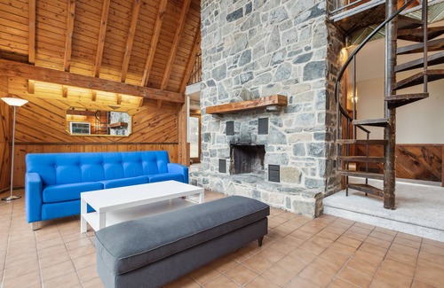 Lawnton Cabin | A-frame on 1.5 acres surrounded by pine trees. 10 minutes from downtown.