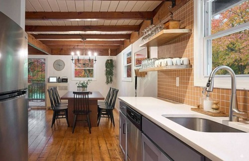 Millville House | A Frame~ Shenandoah Escape~ Fire Pit~ Hot tub~ BBQ