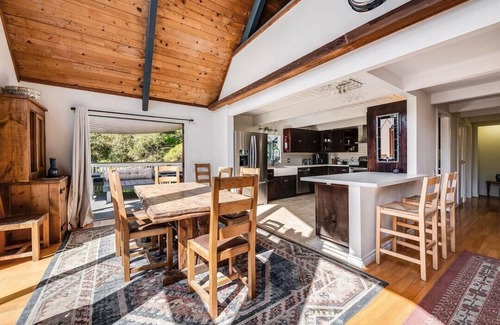 Topanga House | A-frame stunner, wrap around decks, 4 miles to the beach, 5 bed, 3 bath, 2 kit