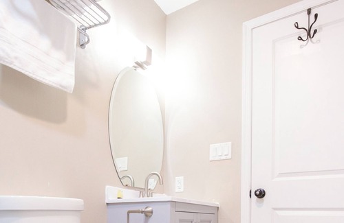 Tobyhanna Cottage | A-Frame: with private hot tub and lake & pool access!