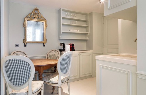 Saint-Thomas-d'Aquin Apartment | A French Chic 1-BDR Apartment in Saint Germain