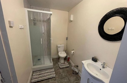 Cribbs Causeway Apartment | A furnished ensuite apartment for rent in Patchway