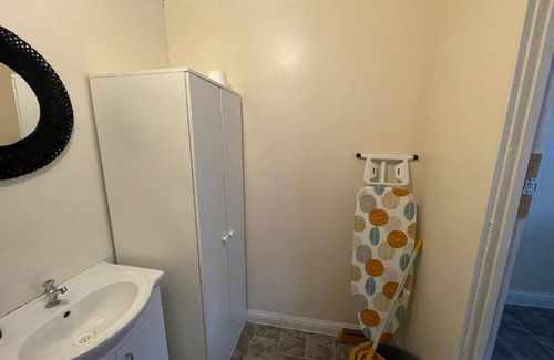 Cribbs Causeway Apartment | A furnished ensuite apartment for rent in Patchway