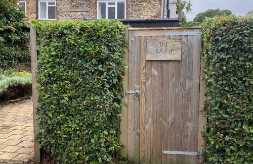 Burnham Overy Staithe Cottage | A gem of a cottage in a gem of a village in a gem of a position.