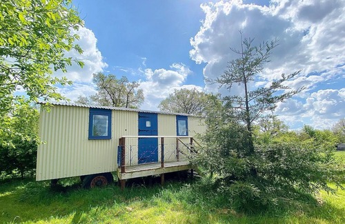 Cricklade Cottage | A glamping experience for the whole family.