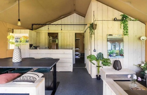 Zeewolde House | A Glamping Lodge with extra sleeping tent