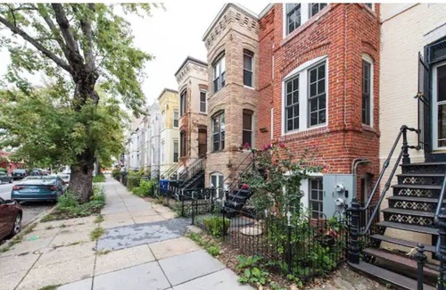 Near Northeast Apartment | A Good Place To Stay!