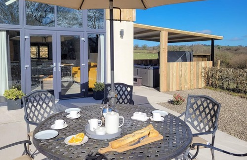 Tregaron Cottage | A gorgeous new build property overlooking the rolling Cambrian Mountains.
